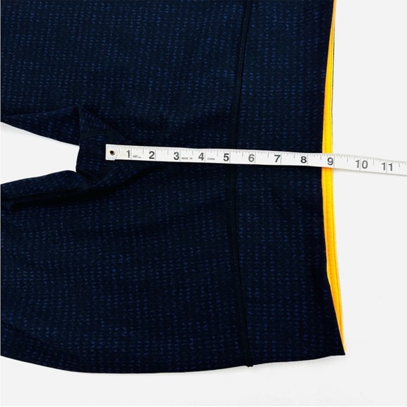 Lululemon Wunder Under Sweater Knit Print - Picture 3 of 9